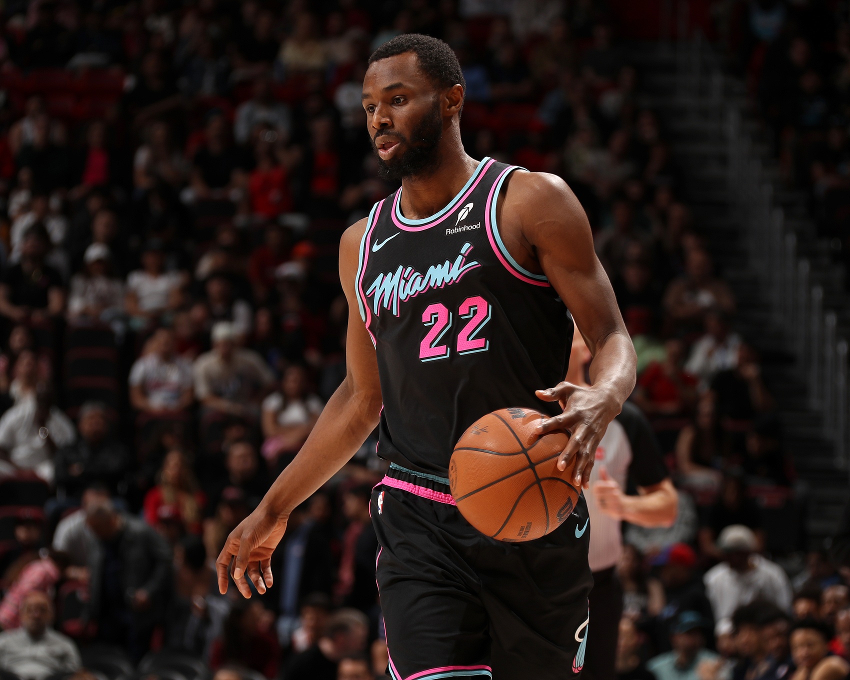 九游体育-复出状态可以！维金斯半场5中4&amp;三分2中1拿到9分3板2断1帽